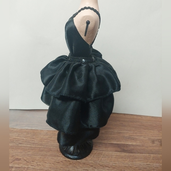 Black Evening Gown Jewelry Hangar - Picture 4 of 6